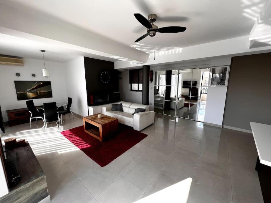 Seafront Meridionale 2Bedroom Apartment Saint Julian's Eksteriør bilde